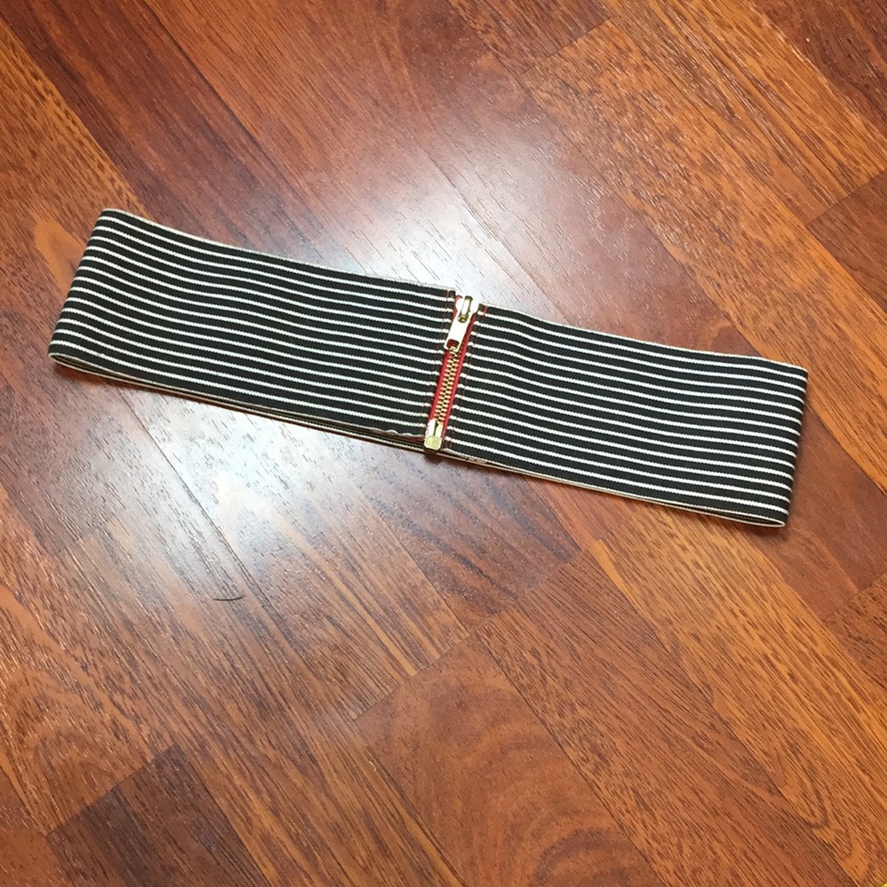 Vintage stretch belt with zipper